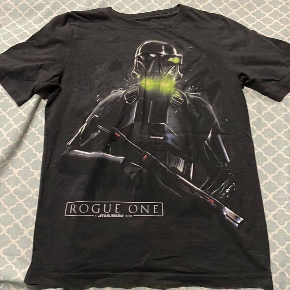 Boys medium Star Wars short sleeve (378)